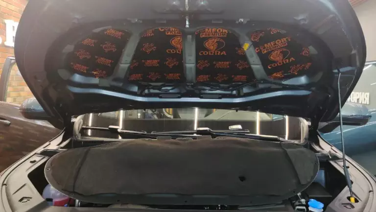 Geely Okavango капот 1