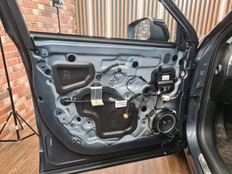 Geely Tugella двер 1
