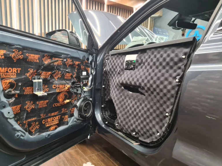 Geely Tugella двер 5