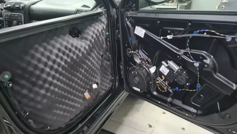 Porsche Cayenne GTS двер 3