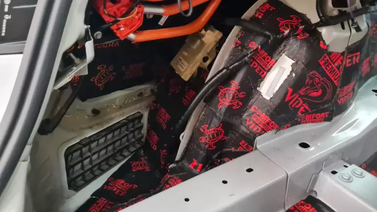 Tesla Model 3 баг 5 (1)
