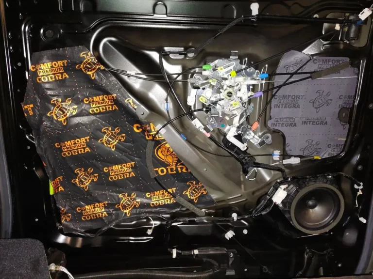 Toyota Granvia 2020 двер8