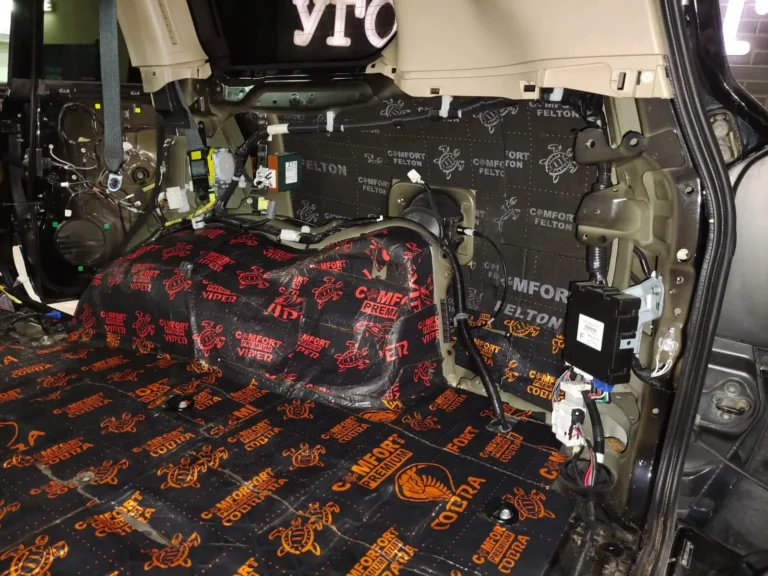Toyota Land Cruiser 200 2015 баг 5