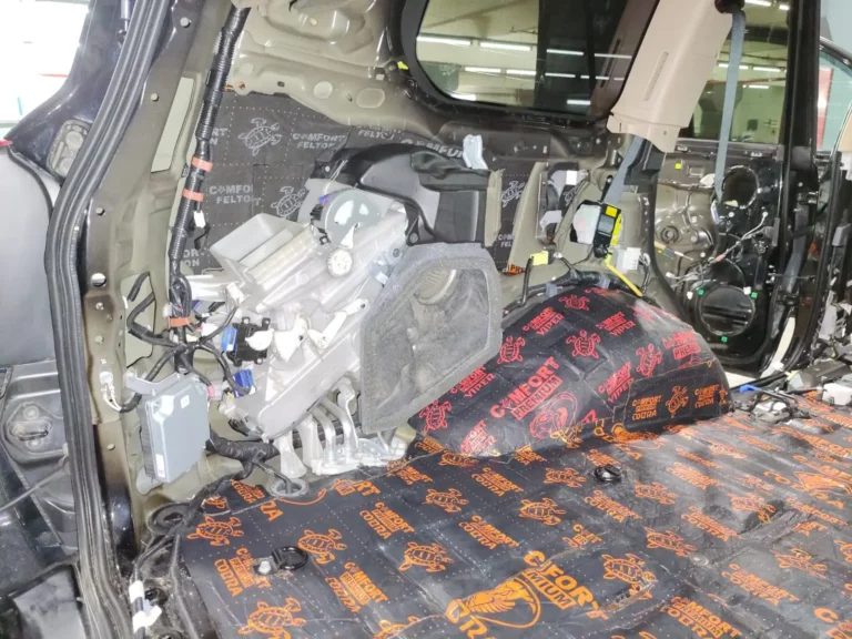 Toyota Land Cruiser 200 2015 баг 6