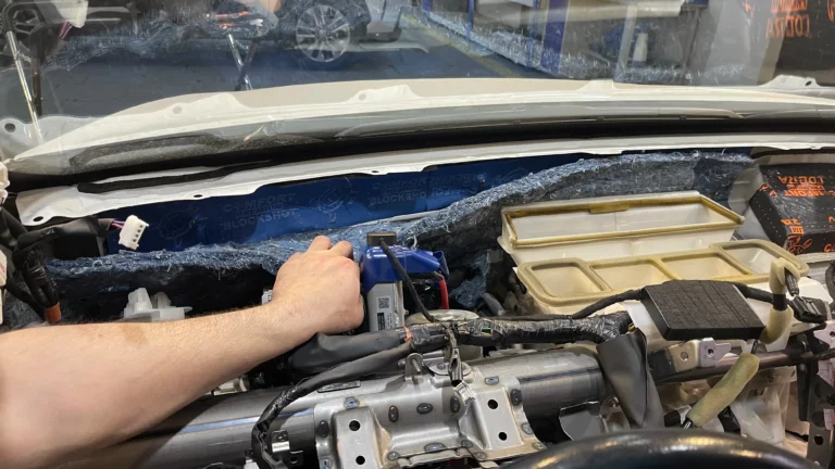 Шумоизоляция центральной консоли Toyota