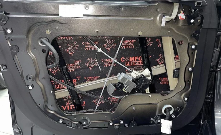 Шумоизоляция Range Rover Sport двнр 2